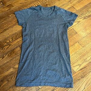 nwot Grey lululemon swiftly tech top